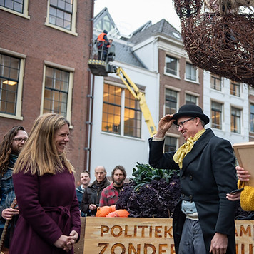 Sjoerd Miedema bij minister van landbouw Schouten bij het Binnenhof
