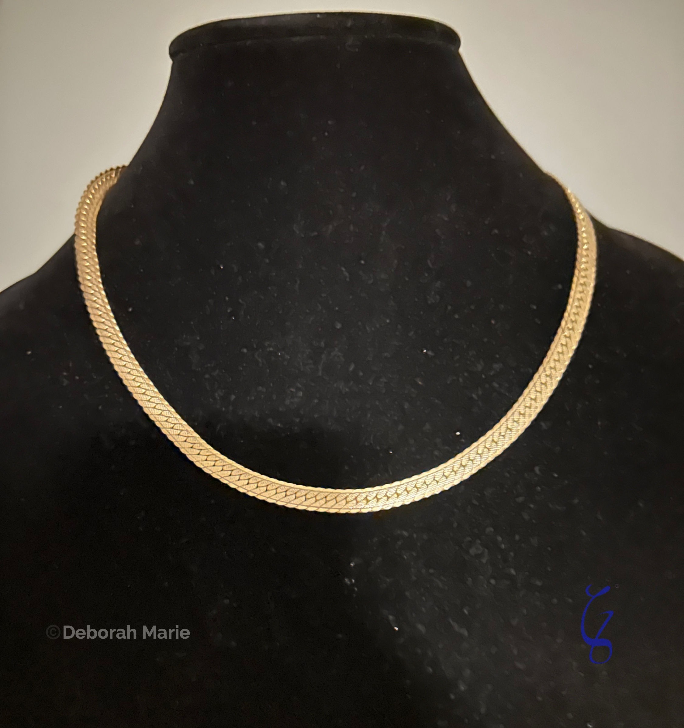 1970 Vintage Gold Necklace Lovely