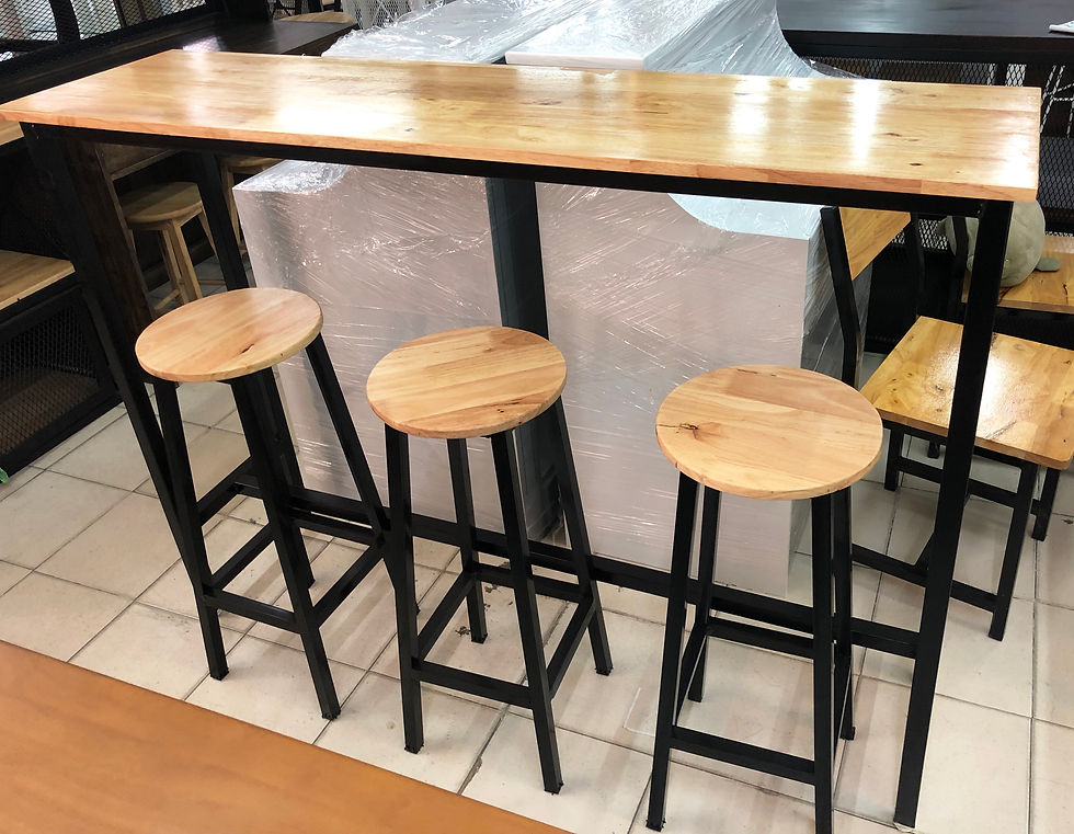 Thumbnail: โต๊ะบาร์ไม้ยางพารา และเก้าอี้ไม้ยางพารา