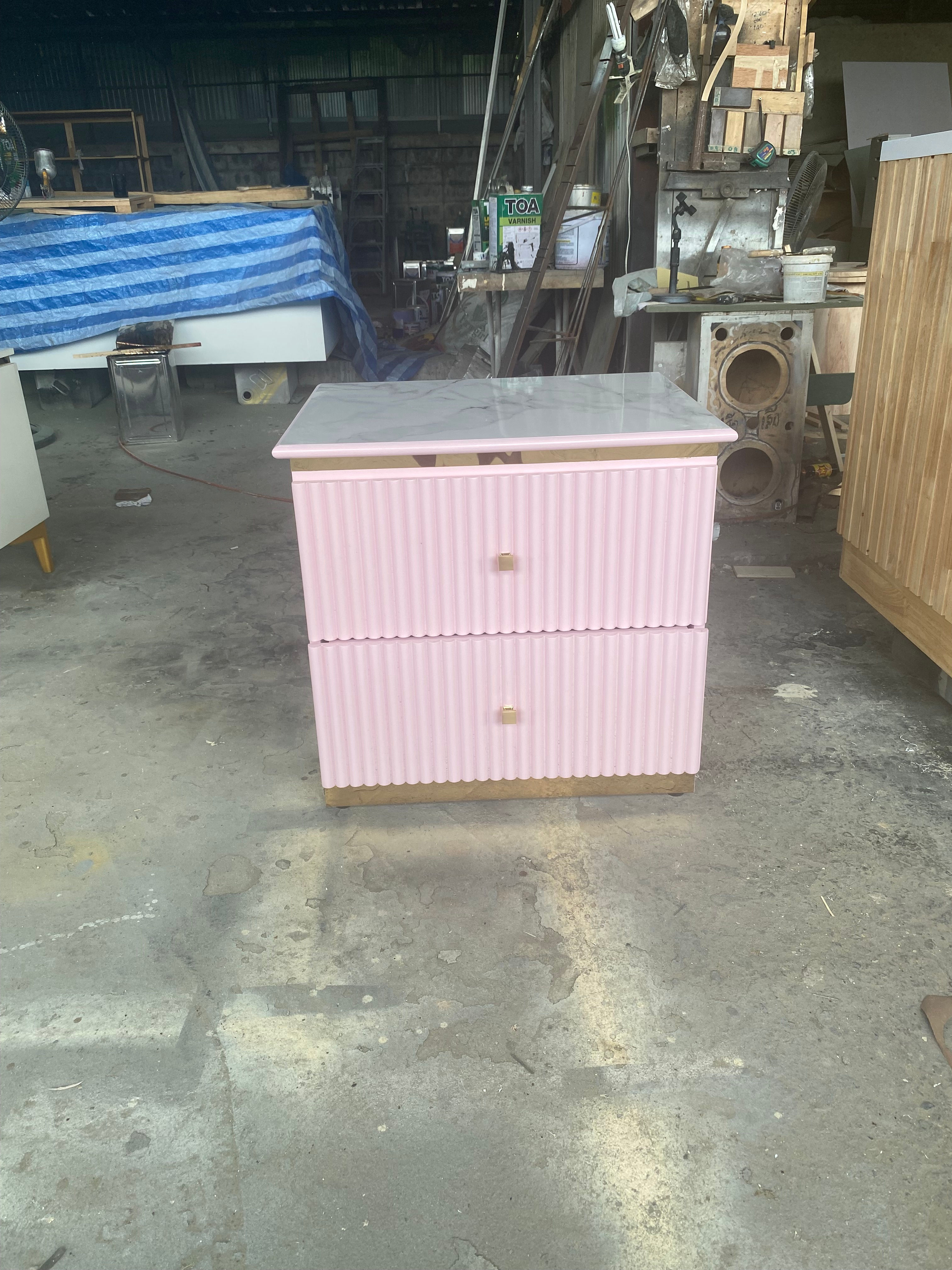 ตู้ข้างเตียง