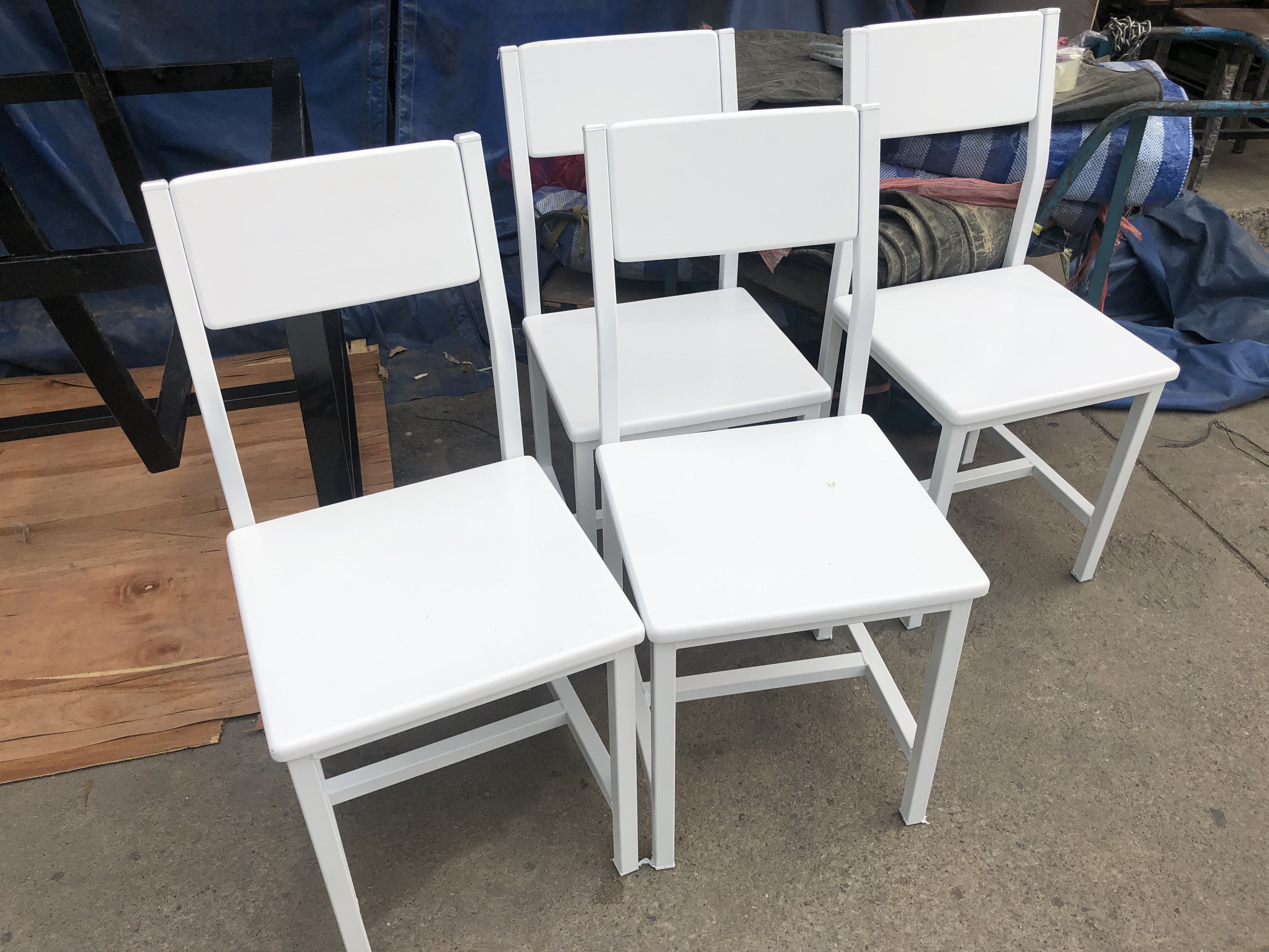 เก้าอี้พนักพิง ขาเหล็ก