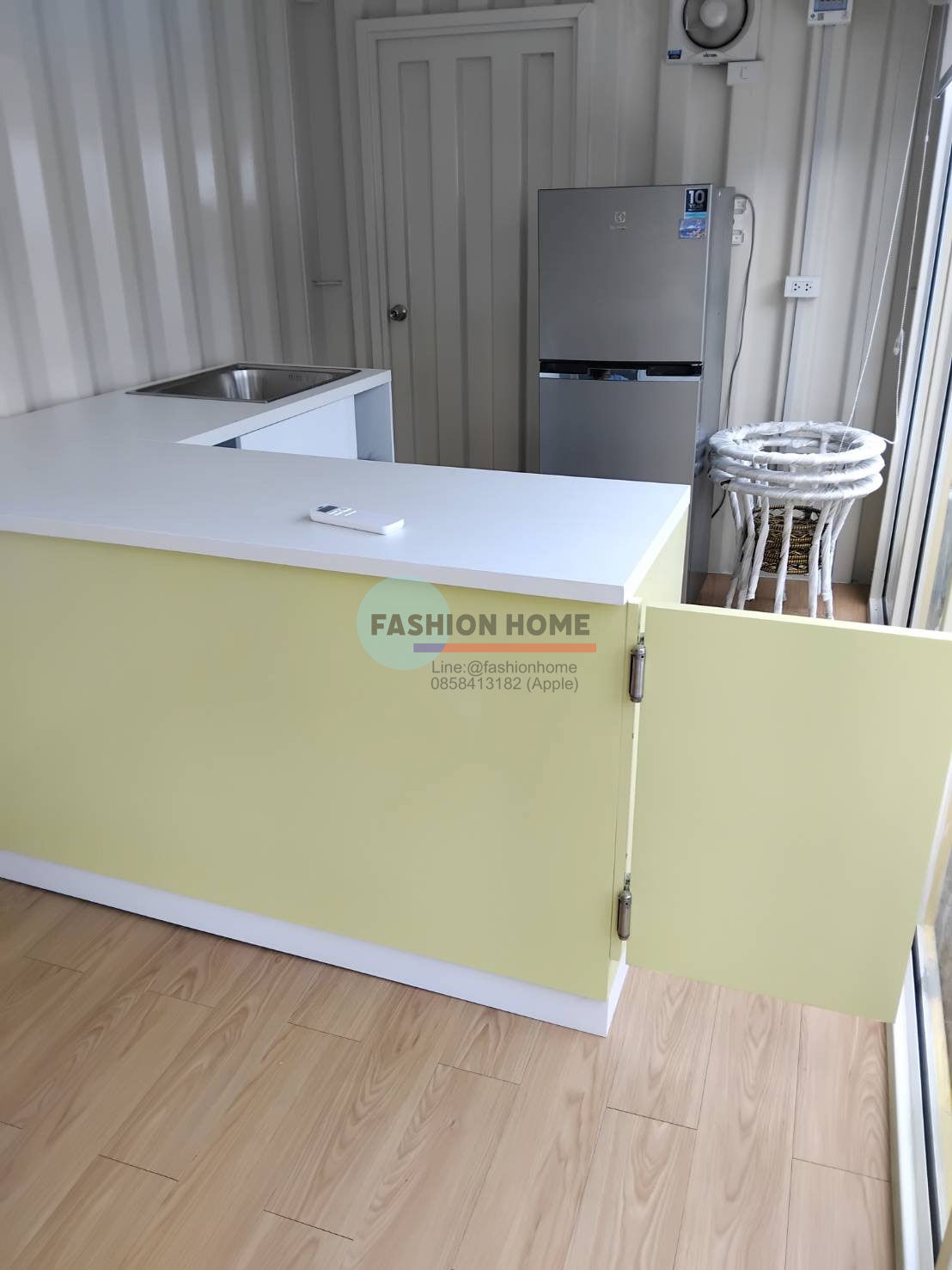 เคาน์เตอร์กาแฟสีเหลือง ทอปขาว