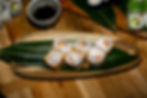 California saumon, chèvre, oignons grillés