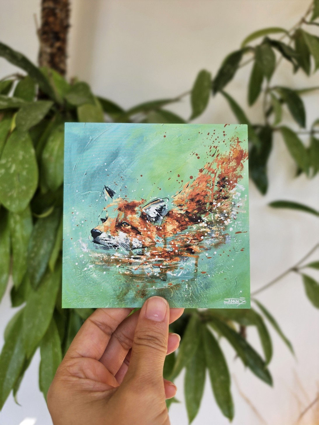 renard qui nage dans l'eau carte postale animal Jessica Sansiquet artiste peintre animaux
