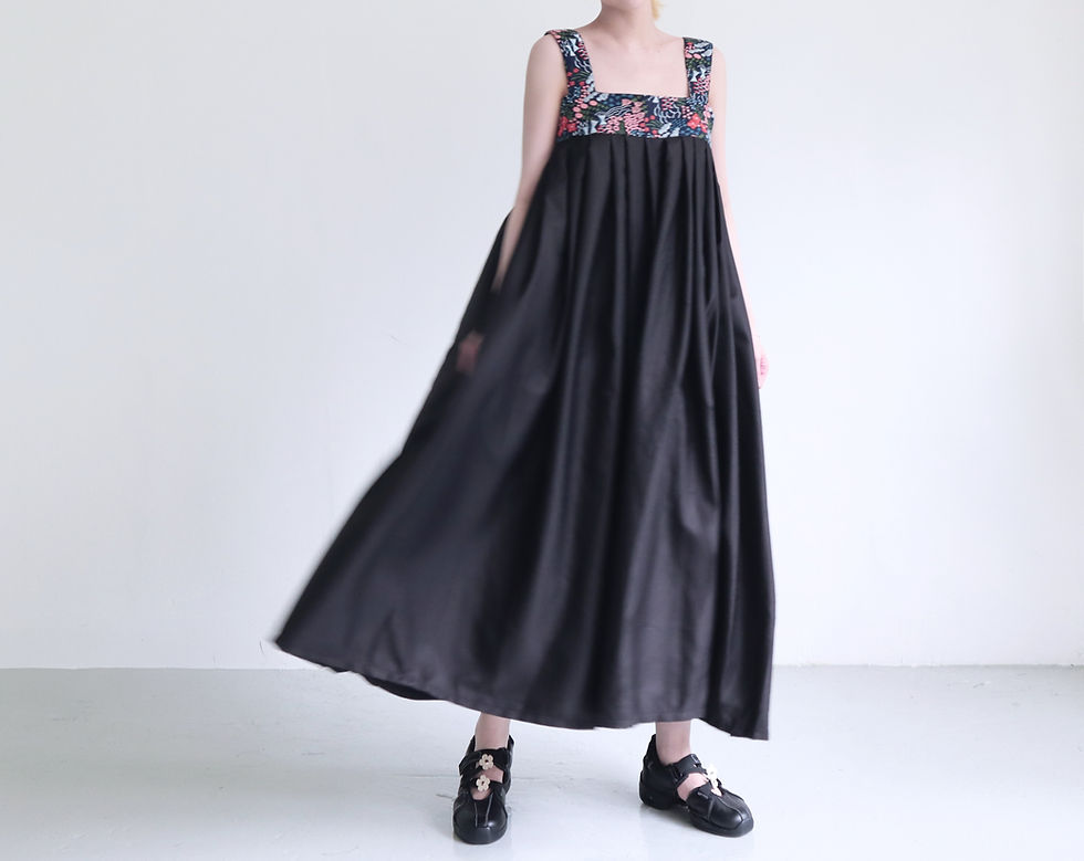 サムネイル： Dark Herbarium Rosvale Dress