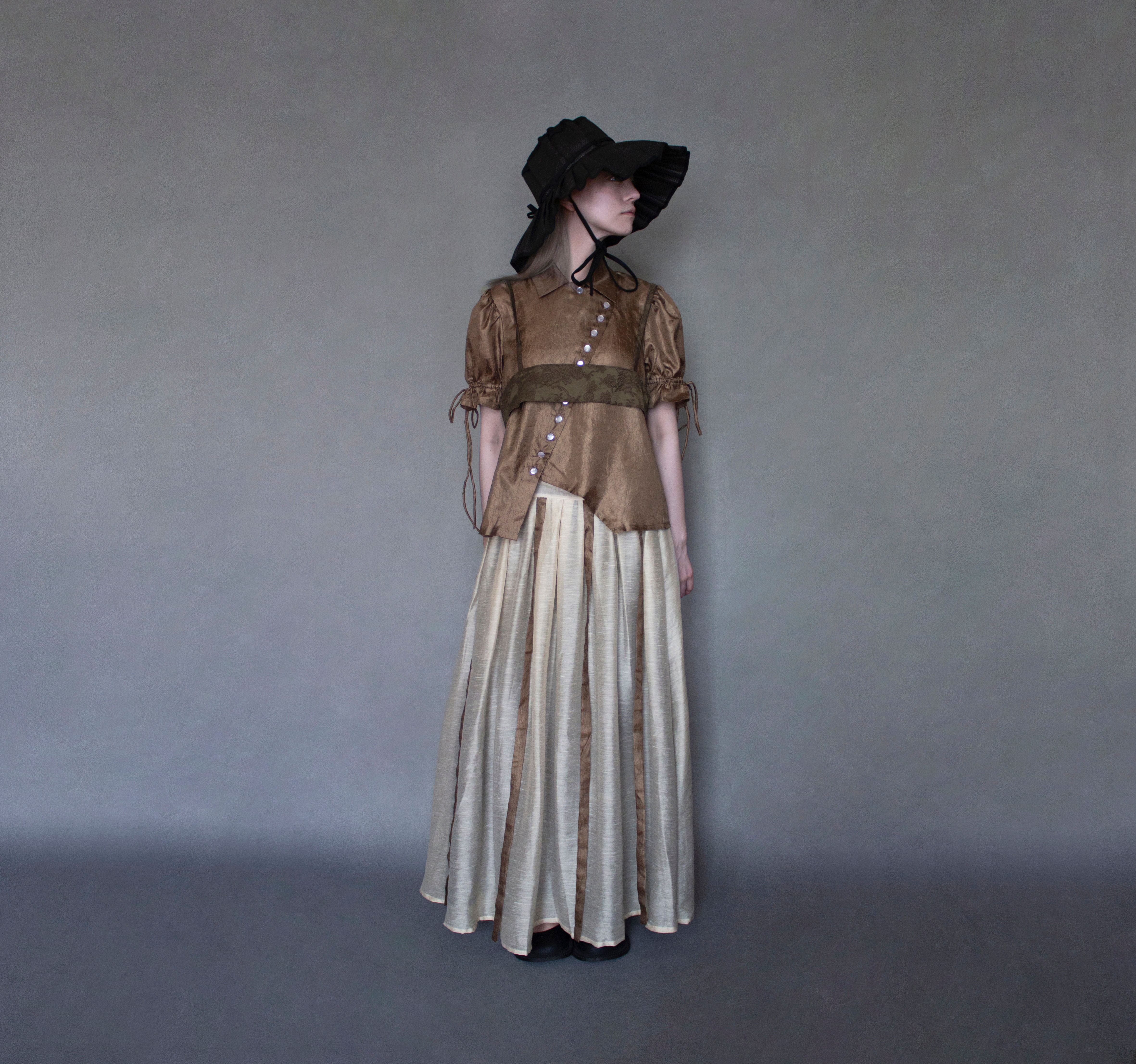 Set/ Diagonal Button Top and Noz Blóm Bralette and Umber Skirt