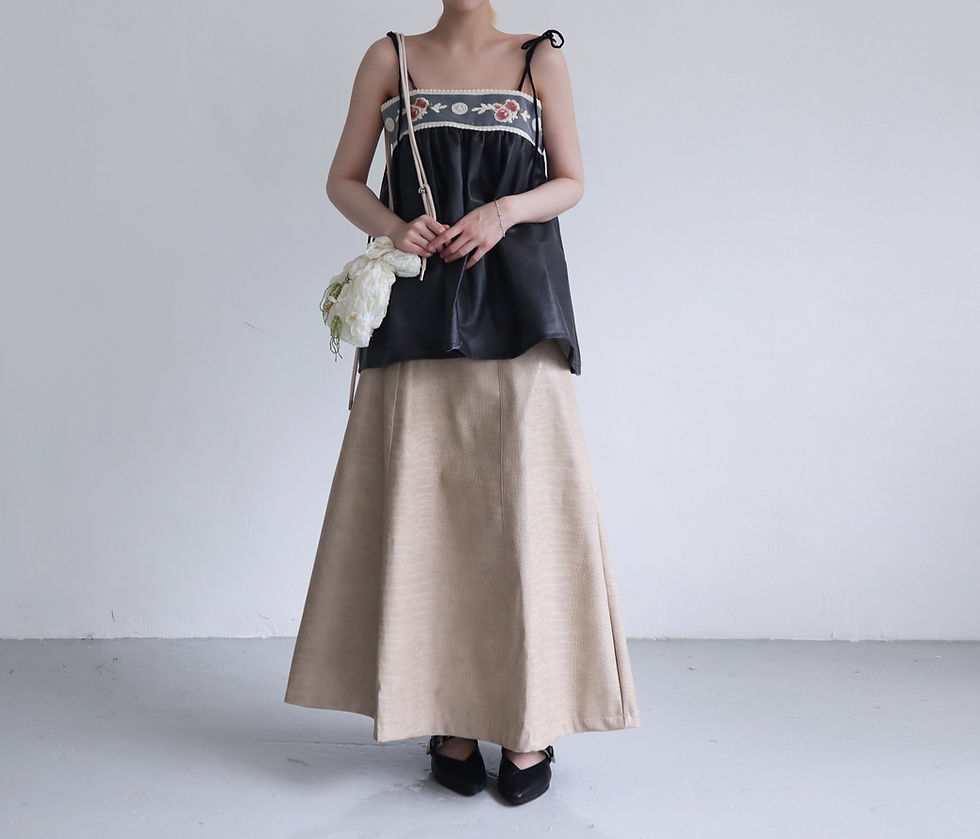 サムネイル： Beige Archive Velmora Skirt