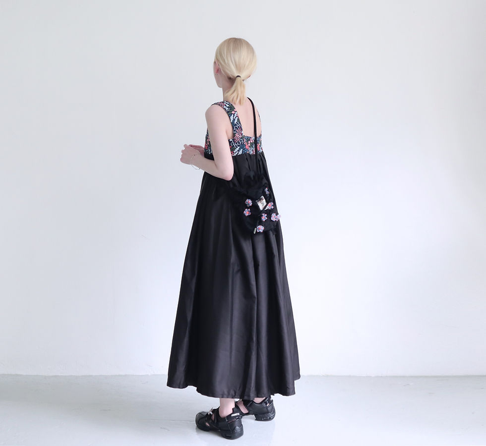 サムネイル： Dark Herbarium Rosvale Dress