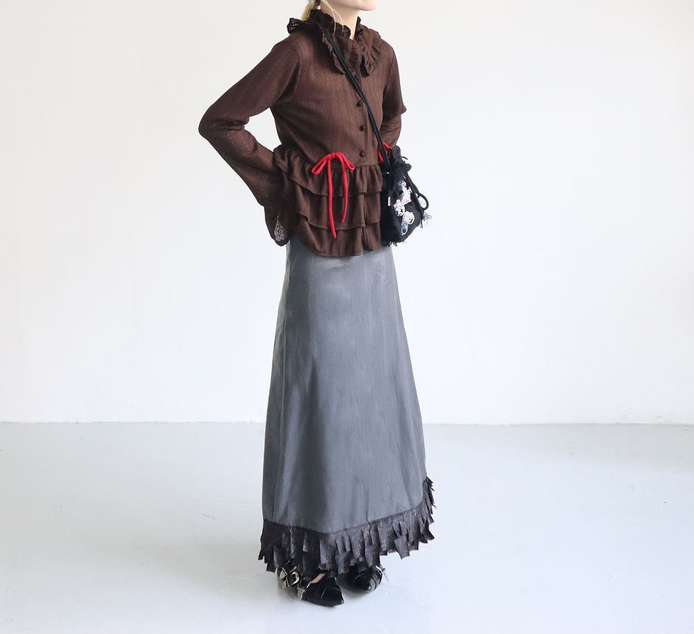 サムネイル： Bitter Cocoa Ribbon Soft Ruffle Study Blouse