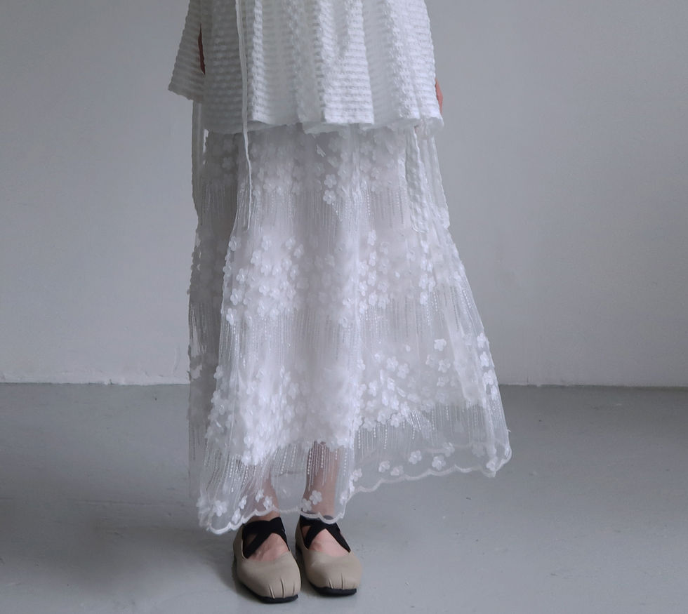 サムネイル： Ivory Softpetal Velmora Skirt
