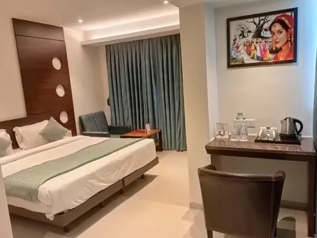 How to Plan a Surprise Anniversary Celebration with Couple Friendly Hotels in Vadodara