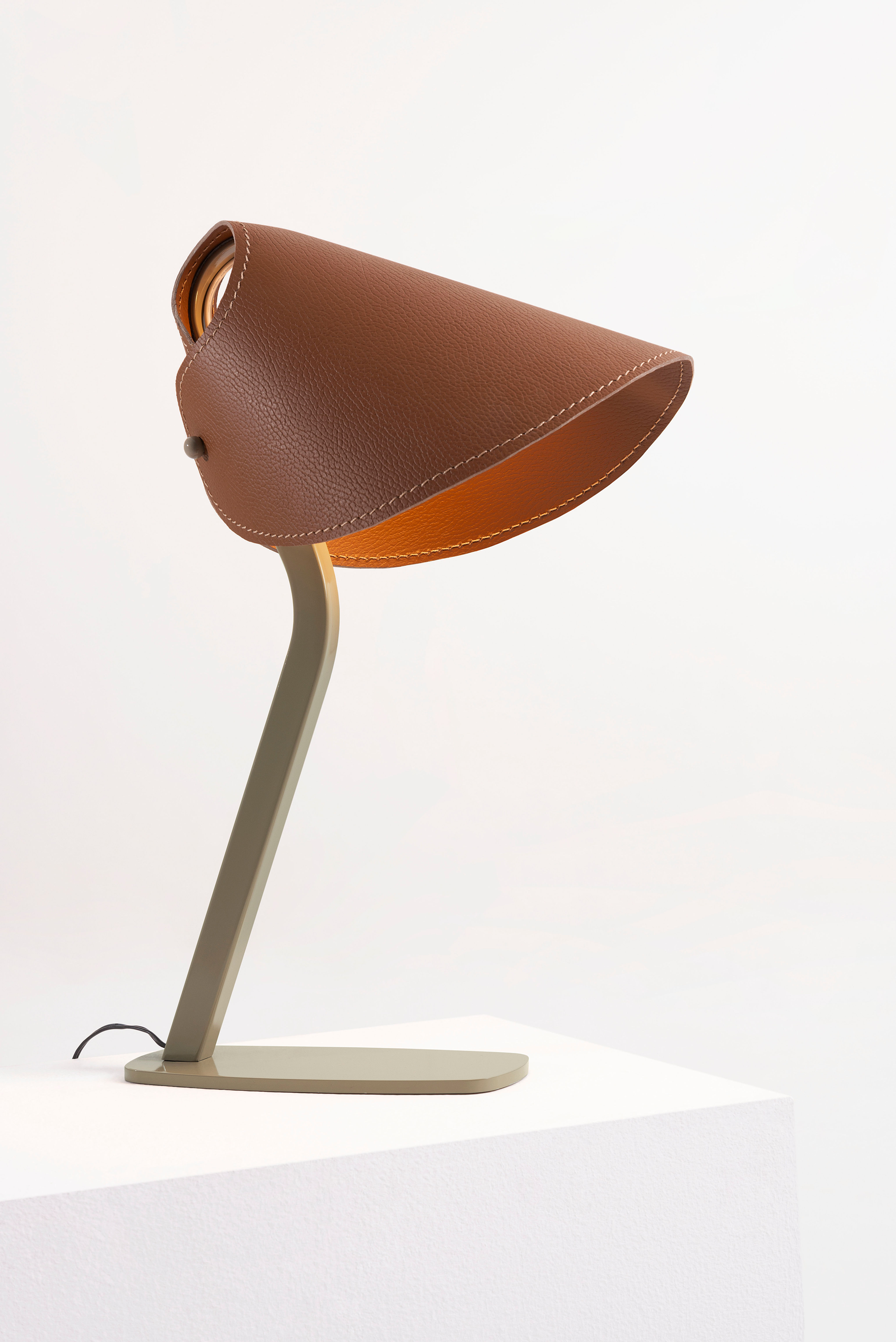 Luminária de mesa Heste