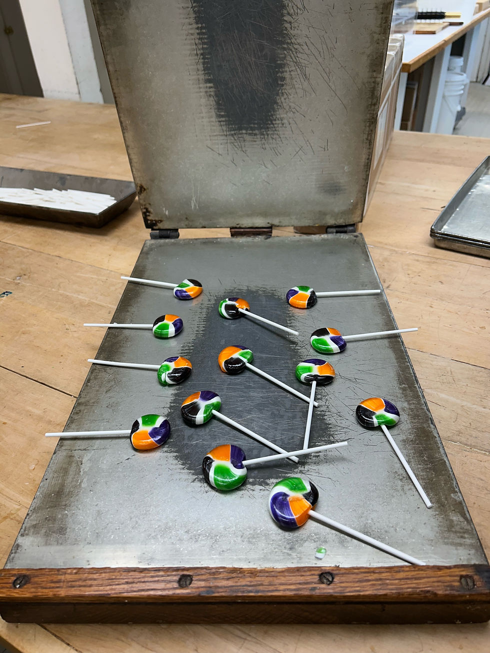 Halloween Treat Pops
