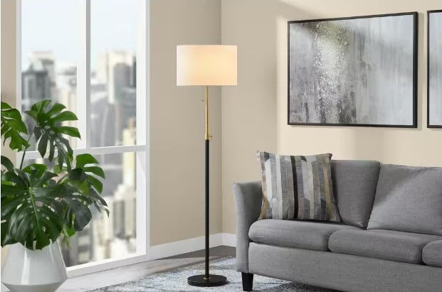 Hampton Bay lampara piso Alderston