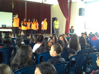 Estudiantes prestan labor social con proyecto de seguridad vial