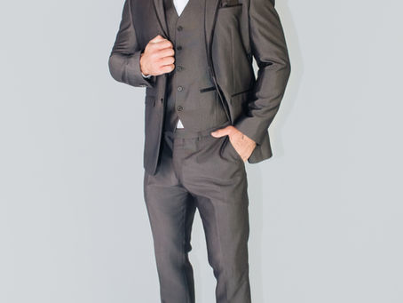 Style selection for men's suit purchase