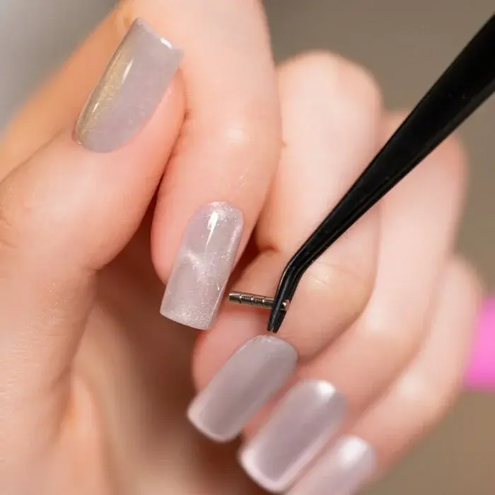 Thumbnail: INDIGO Cat Eye Magnet 1