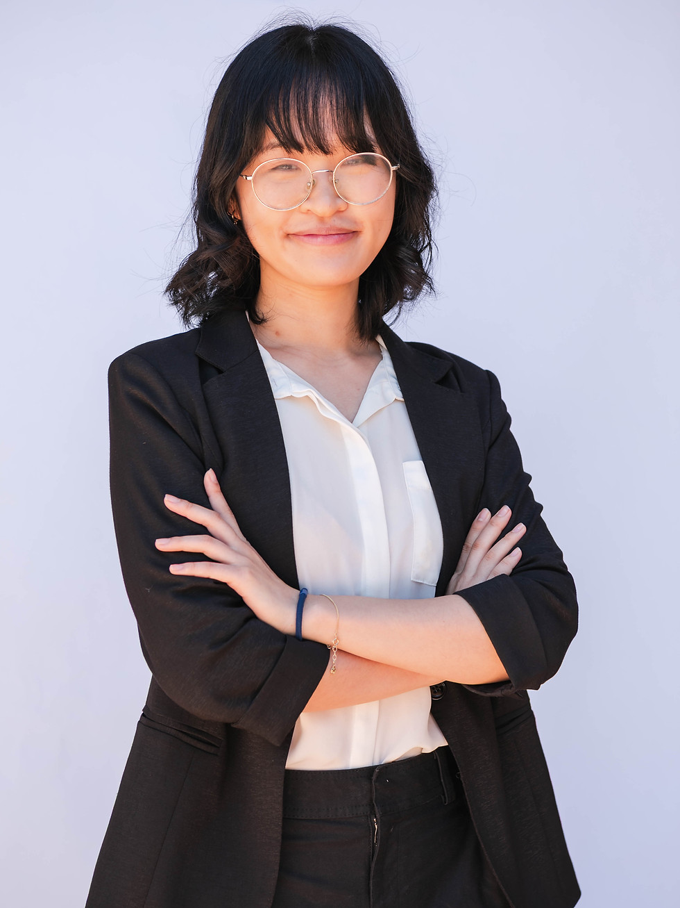 Professional realtor headshots Orange County of a smiling woman.