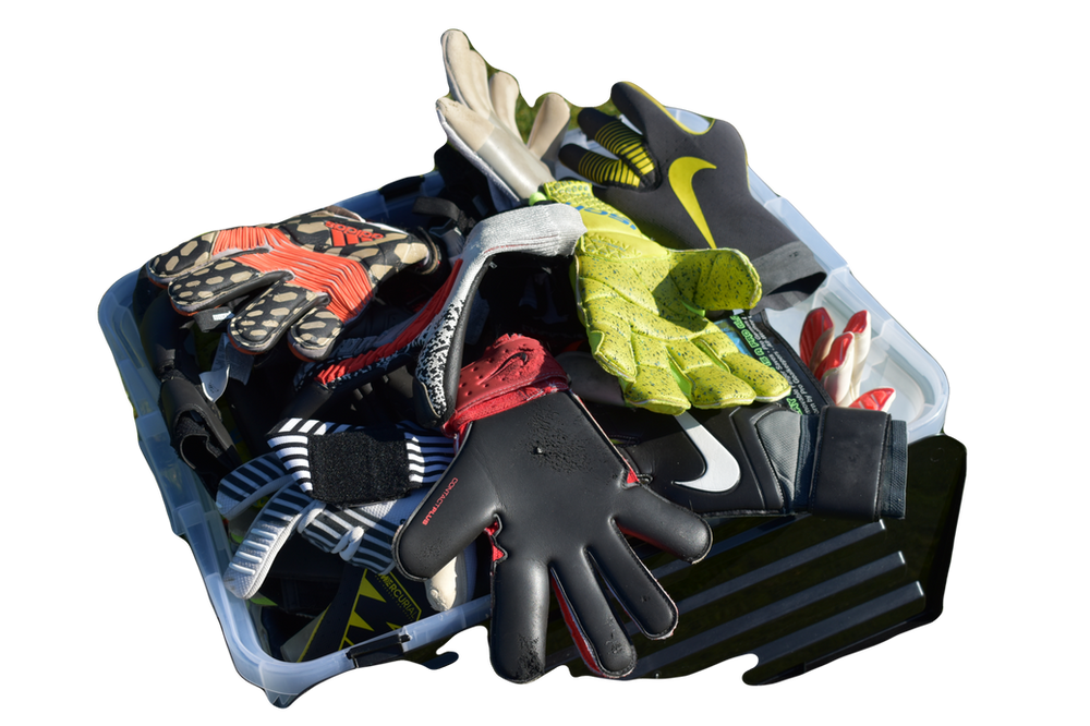 GOALKEEPER BASICS GLOVE CUTS