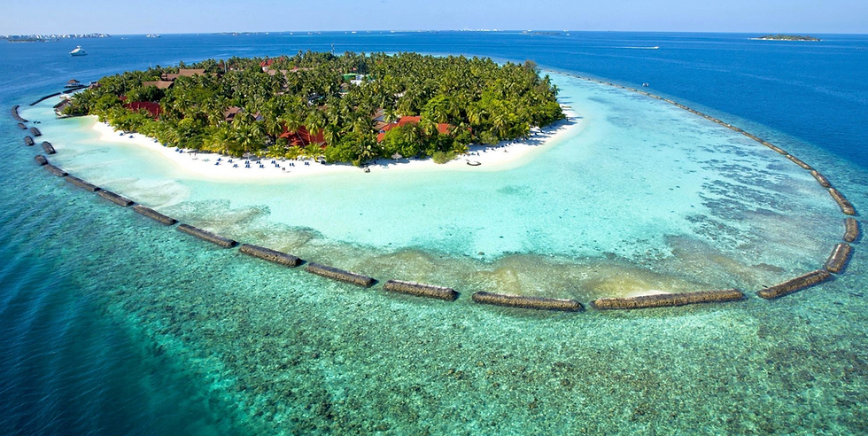 Breakwaters protecting an island resort. Source: http://www.beach-on-map.com/kurumba-maldives.html 