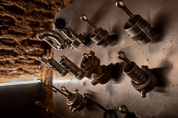 Weingut Simon Gattinger Detail Erdkeller