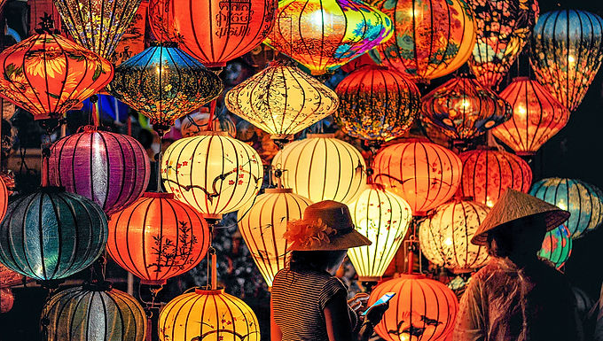 Mid-Autumn Festival: A Lunar Celebration with Mooncakes and More!