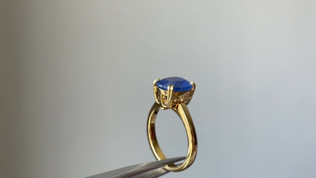 Thumbnail: Unheated blue sapphire ring side view