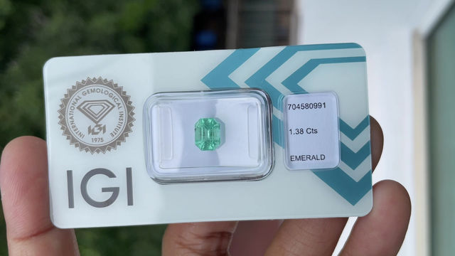 Thumbnail: IGI Certified 1.3ct Pastel Green Natural Emerald with IGI Seal(7.3x5.69x4.99mm)