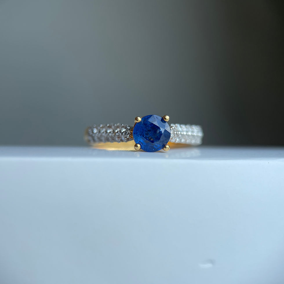 Thumbnail: Natural sapphire and diamonds ring