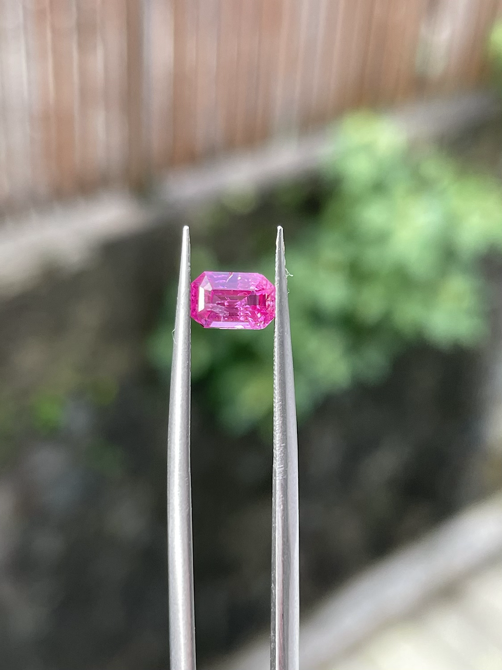 Thumbnail: 0.86Ct Hot Pink Sapphire 