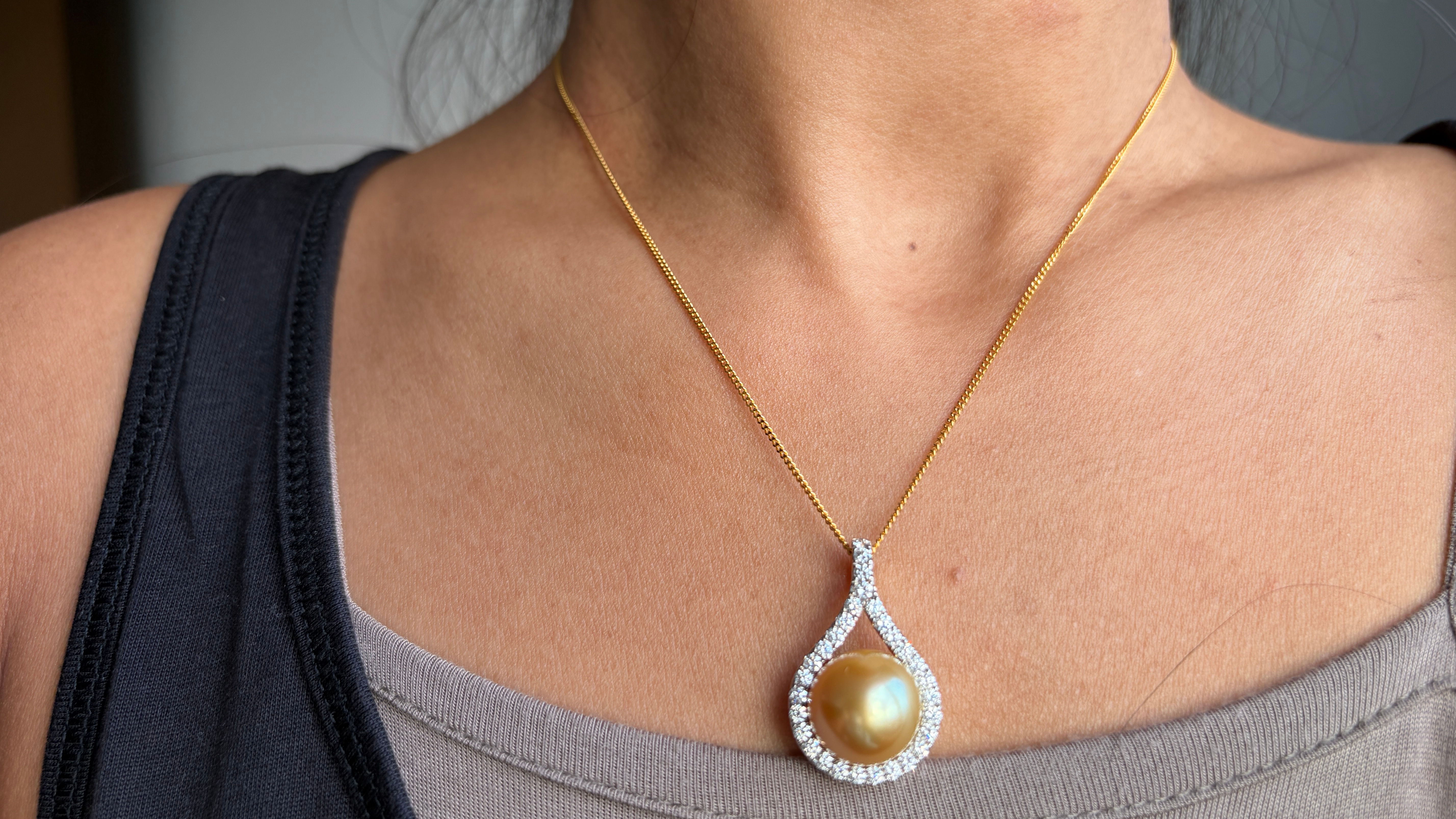 13mm+ Golden South Sea Pearl Pendant in 18k solid gold
