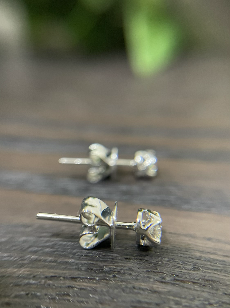 Thumbnail: 0.12Ct Solitaire Natural Diamond Stud Earring in 18k solid gold