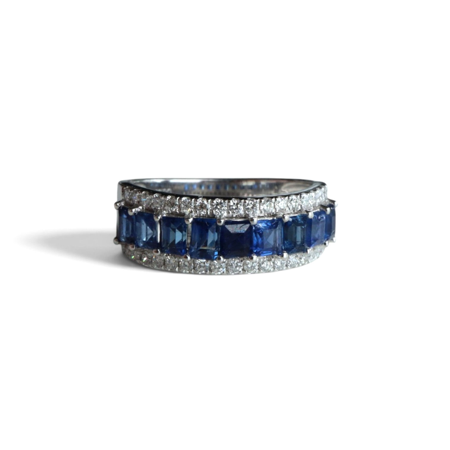 Baguette blue sapphire and natural diamond ring