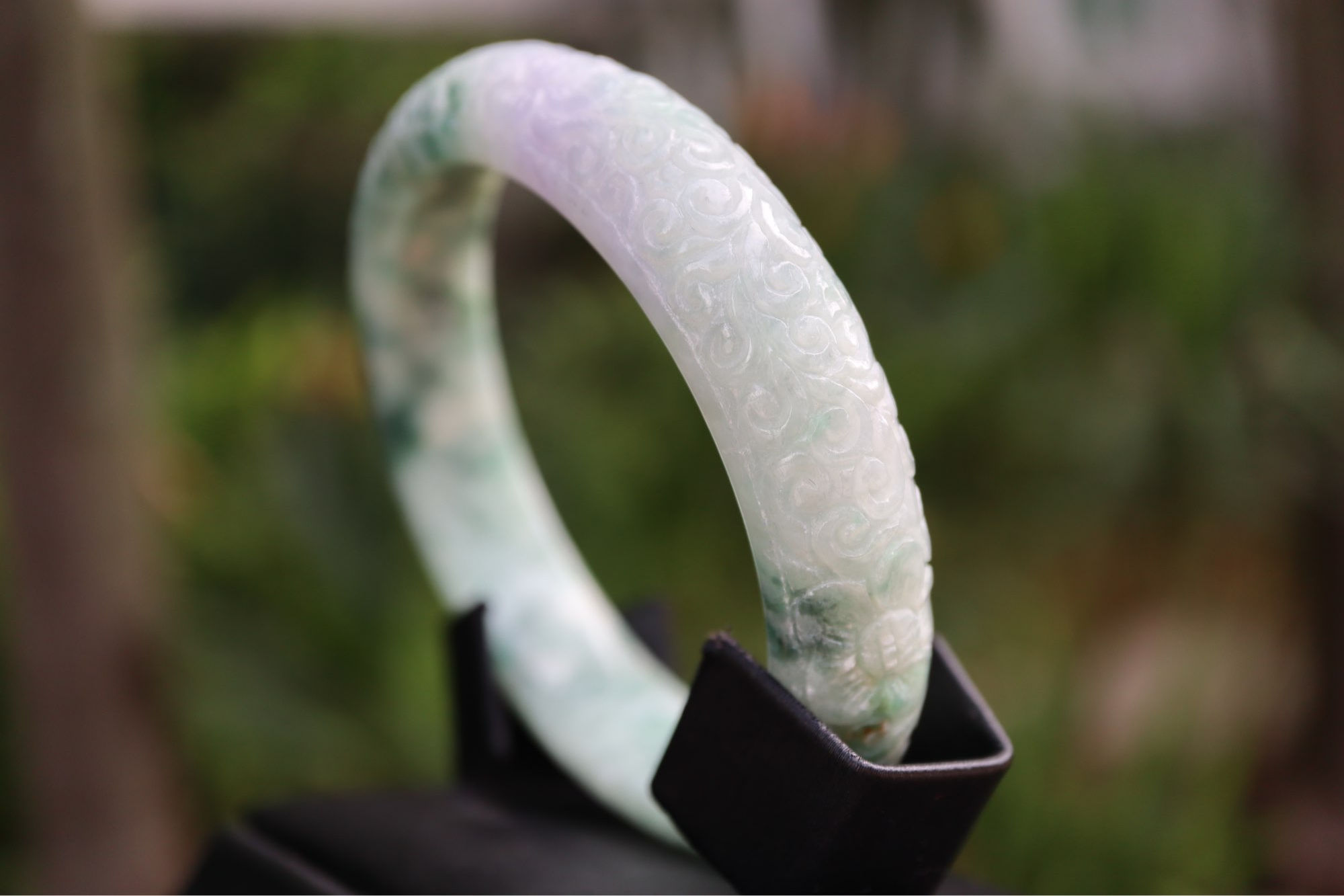 Burmese Type A Jadeite Jade Bangle