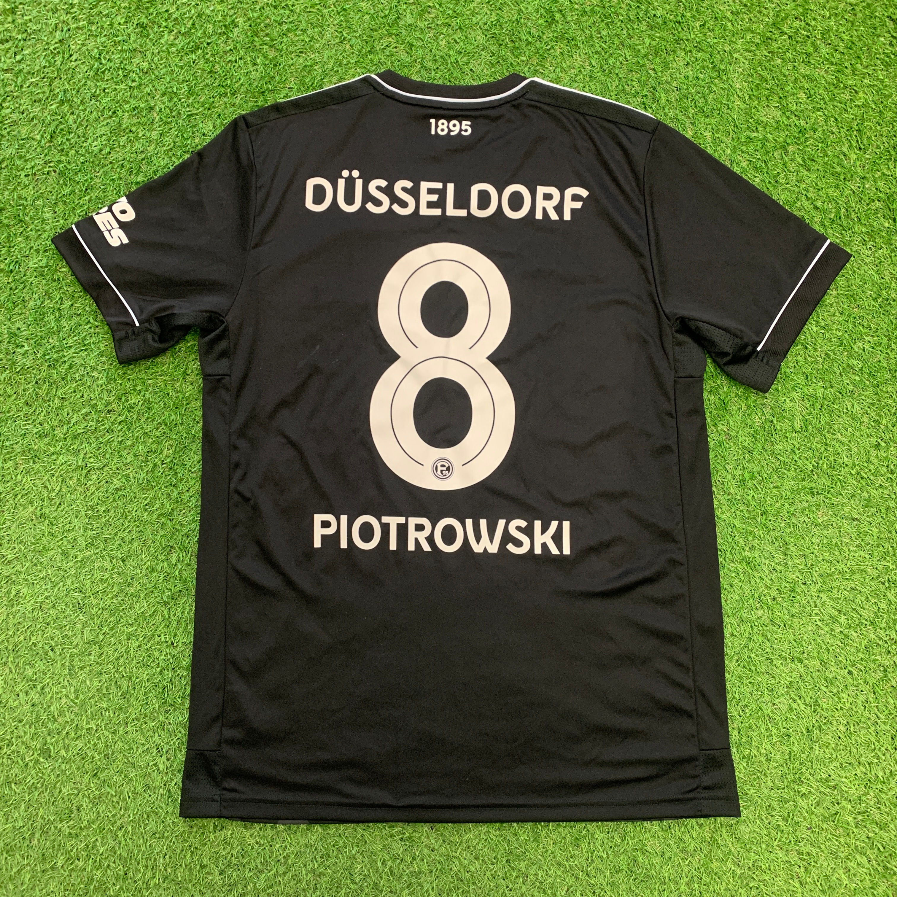 2021/2022 - Fortuna Düsseldorf - Ausweichtrikot - Jakub Piotrowski - L