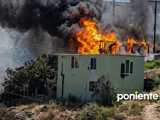 VORAZ INCENDIO CONSUME VIVIENDA EN PRIMO TAPIA; ATIENDEN A ADULTOS MAYORES POR CRISIS NERVIOSA