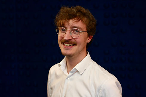 Moritz Headshot 2023.jpg