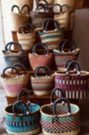 Medium woven U-shaped basket