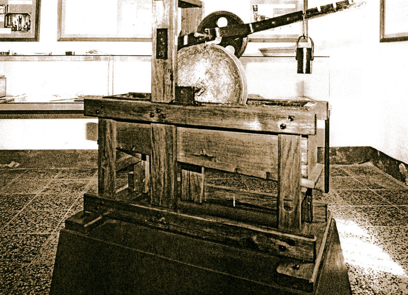 Keller's original grinding machine.