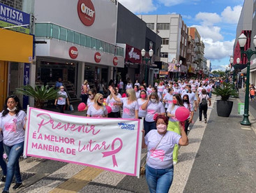 Caminhada encerra ações do Outubro Rosa em Ponta Grossa