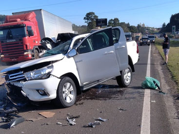 Acidente mata passageiro na BR-376