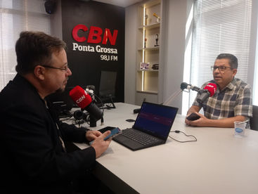 SÁBADO CBN: Escritor lança coletânea de poesias