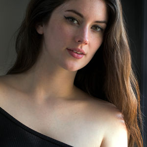 Beautifully lit portrait of Bella