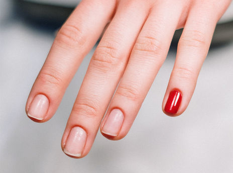 Como tirar o esmalte em gel?