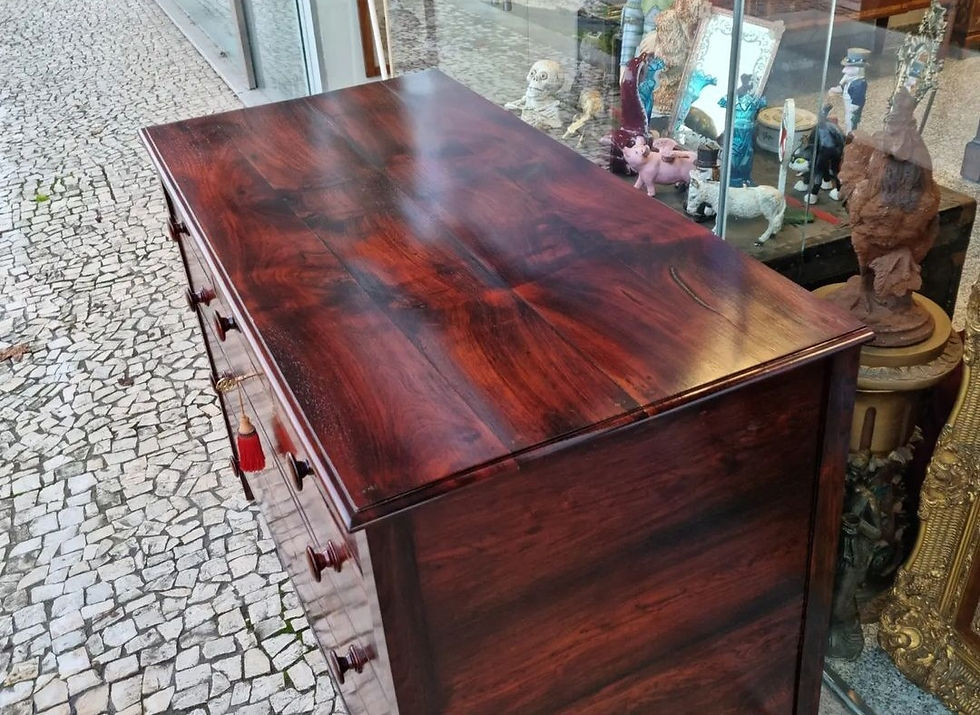 Miniatura: Cómoda D. Maria (1777-1816) em Pau-Santo