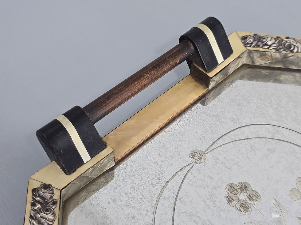 Miniatura: Grande tabuleiro Veneziano com apliques em prata