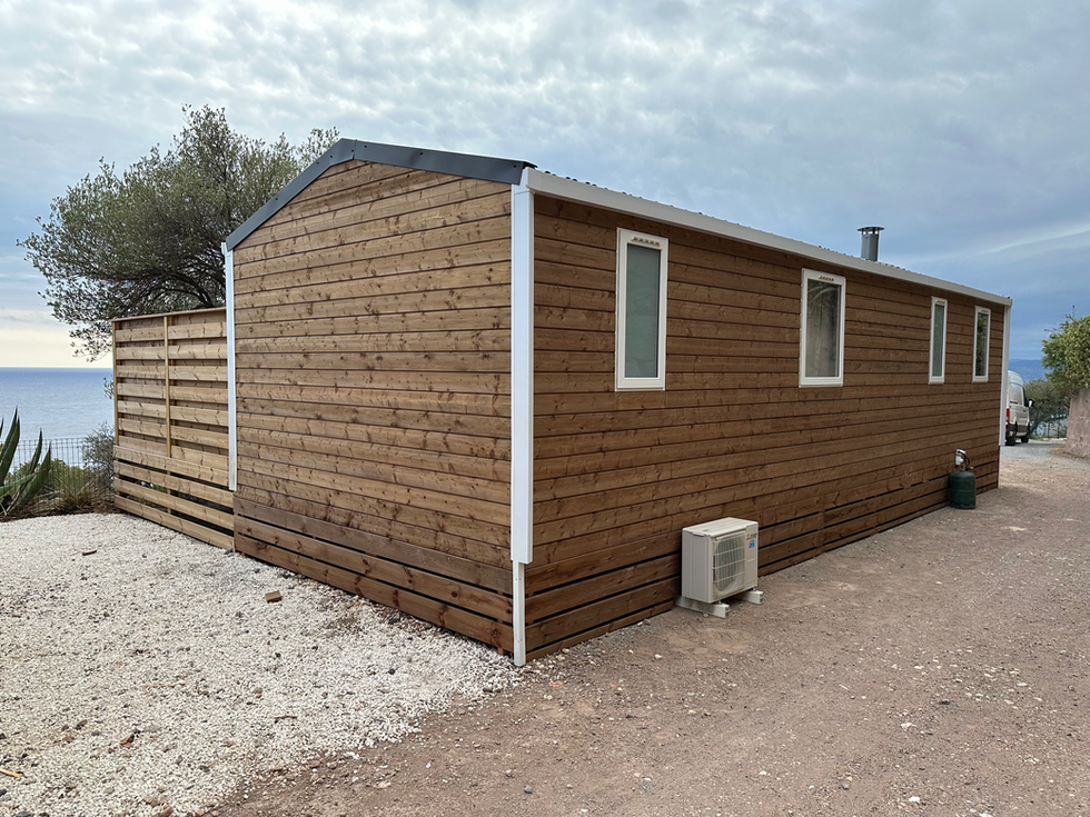 Habillage extérieur en bois massif pour mobil-home sur mesure