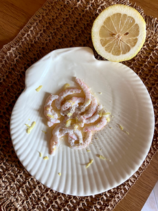 Gamberi del Mar Ligure al vapore con salsa al burro e scorza di limone