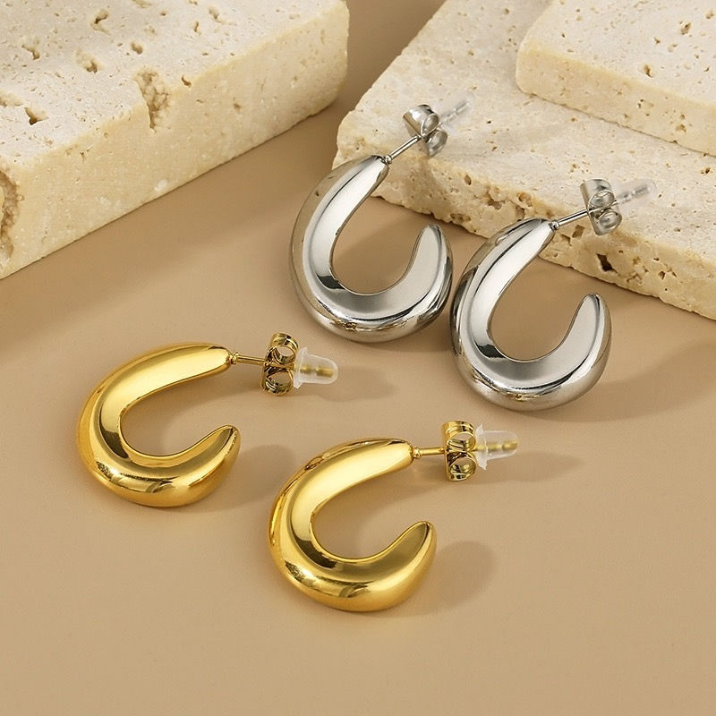 Aretes media luna Acero Inoxidable 10k bañado en oro