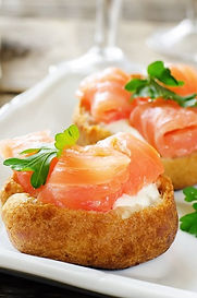 Salmon+and+Cream+Cheese+Profiteroles_edi
